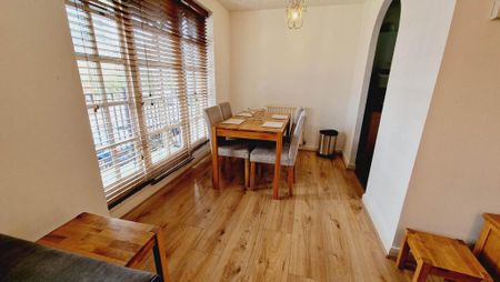 2 bedroom flat to rent - Photo 4