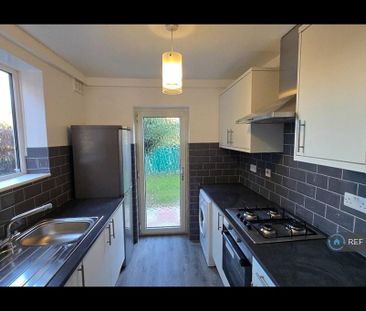 2 bedroom maisonette to rent - Photo 4