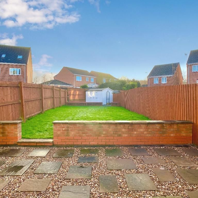 1 bedroom in a house share to rent - Photo 1