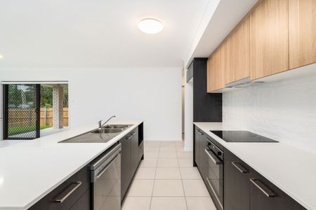 Stunning Brand New Four Bedroom Home - Media Room & Split System - Photo 4