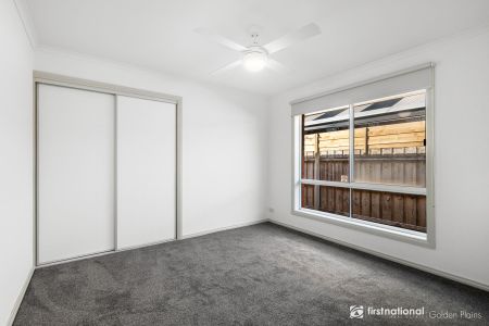 Spacious Family Home in a Thriving Location! - Photo 4