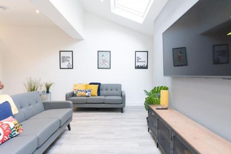 8 bedroom terraced house to rent - Photo 2