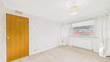 Brockenhurst Drive, Hastings Hill, Sunderland, SR4 - Photo 4