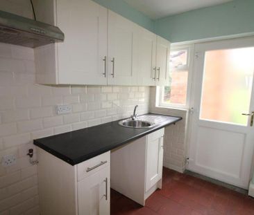 3 bedroom semi-detached house to rent - Photo 6