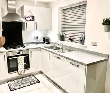 1 bedroom in a house share to rent - Photo 4