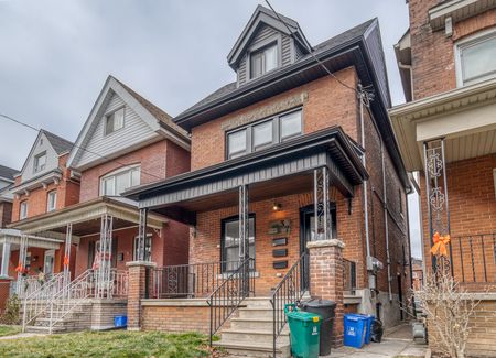 $1,399 / 1 br / 1 ba / 675 sqft 37 Garfield ave N unit 3 - Photo 3