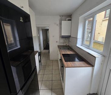 4 bedroom terraced house to rent - Photo 6