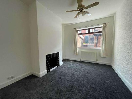 Acre Lane, Derker, OL1 - Photo 1