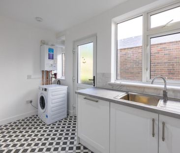 2 bedroom maisonette to rent - Photo 3