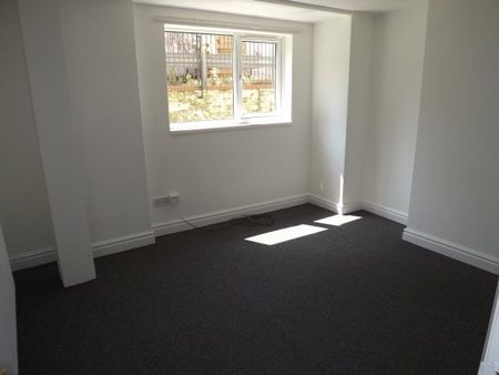 Park Crescent Place, Brighton, BN2 3HG 2 bedroom apartment to rent - Photo 2