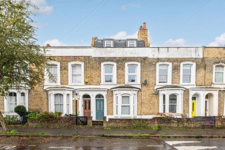 4 bedroom terraced house to rent - Photo 3