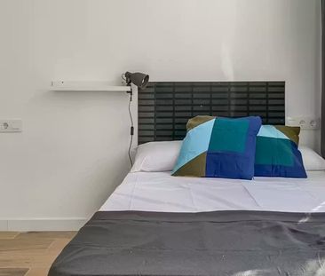 Carrer de lAntiga Travessera, L'Hospitalet de Llobregat, Catalonia ... - Photo 2