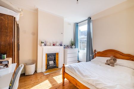 3 bedroom flat to rent - Photo 3