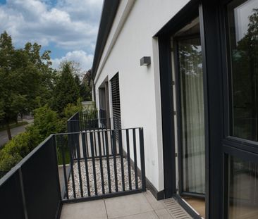 Moderne 2-Zimmer-Wohnung mit zwei Balkonen & Klimaanlage - Photo 1