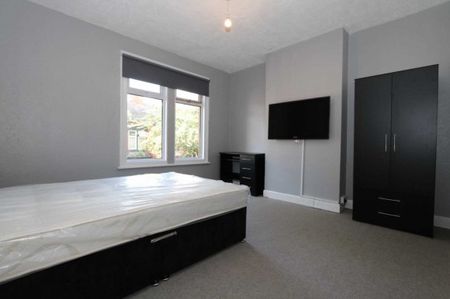 3 Bed - Browning Street - 3 Bedroom Student/professional Home Fully... - Photo 2