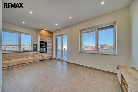Pronájem bytu 2+kk v osobním vlastnictví 54 m², Kolín - Fotografie 3