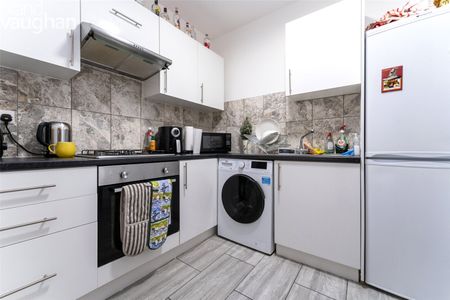 5 bedroom maisonette to rent - Photo 2