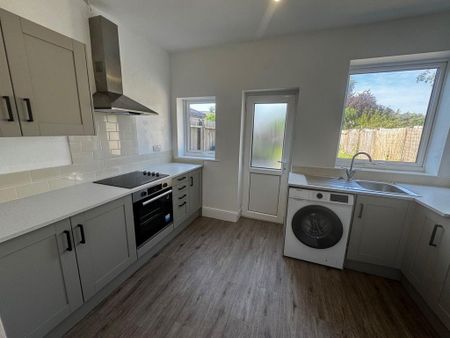 3 bedroom terraced house to rent - Photo 5