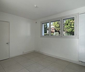 ECULLY - Maison T5 avec jardin - Photo 3