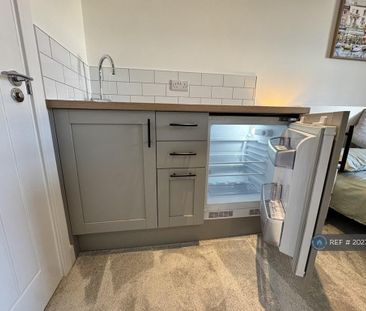 7 bedroom terraced house to rent - Photo 1