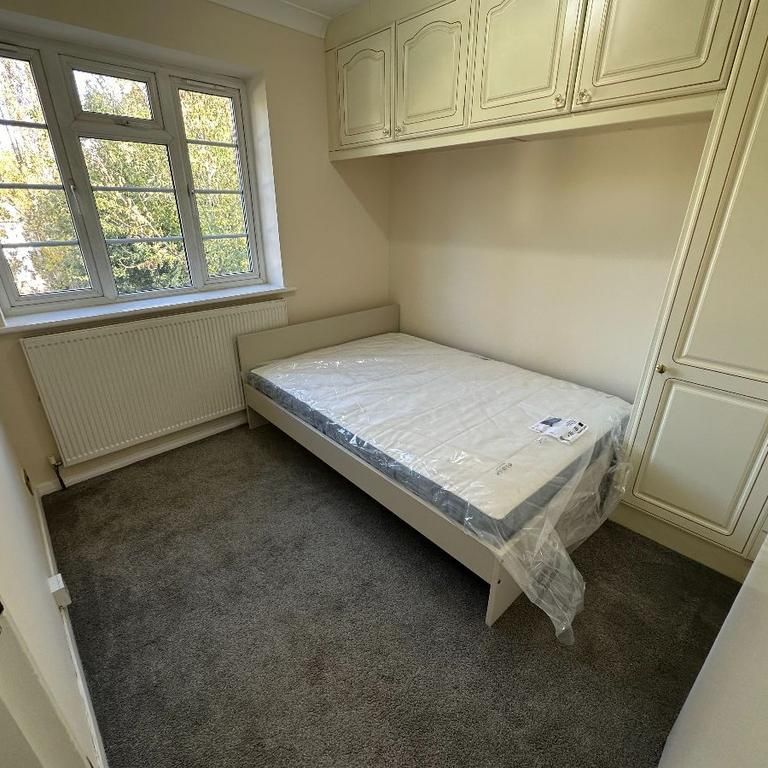 1 bedroom in a house share to rent - Photo 1