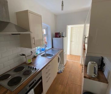 126 Leopold Street - Modern throughout & 2 BathroomsLoughborough - Photo 4