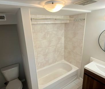 For Lease - 17 Collins Crescent Unit# Lower, Aurora, Ontario - Photo 1