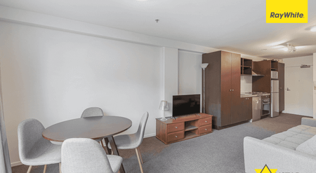 Stunning 2 Bedroom in City - Photo 4