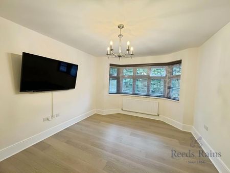 3 bedroom detached house to rent - Photo 2