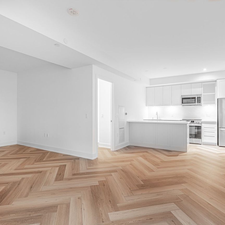 For Lease - 333 Sunseeker Avenue Unit# 139, Innisfil, Ontario - Photo 1