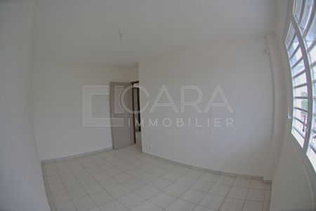 Location Appartement 3 pièces 69m² CAYENNE 97300 - Photo 5