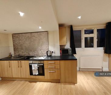 Studio to rent - Photo 5