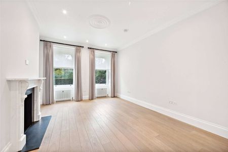 A spacious duplex flat designed to the most exacting of standards. - Photo 4