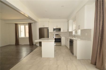 For Lease - 10 Heritage Way, Thorold, Ontario - Photo 4