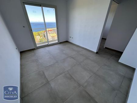 Location Maison 4 pièces 79m² PETITE ILE 97429 - Photo 4