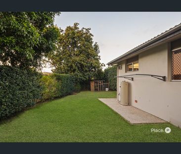 A Peaceful Cul-De-Sac Sanctuary with Modern Comforts - Photo 3