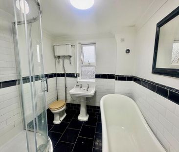 2 bedroom end of terrace house to rent - Photo 4