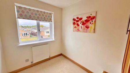 Fern Grove, Cherry Willingham, Lincoln, LN3 4BG - Photo 2