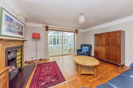 Stanley Street - Photo 2