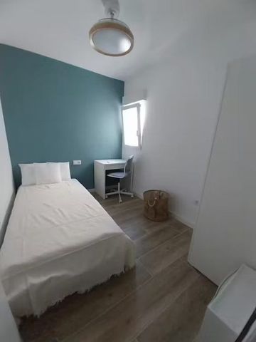 Carrer d'Escalante, Valencia, Valencian Community 46011 - Photo 4