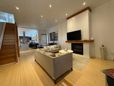 For Lease - 150 Fifth Street, Toronto, Ontario - Photo 3