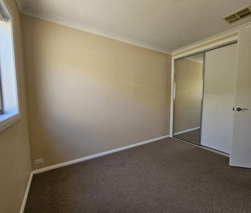 32 Cutler Crescent - Photo 4