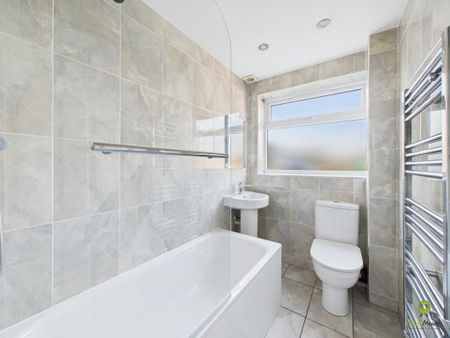 2 bedroom ground floor maisonette to rent - Photo 5