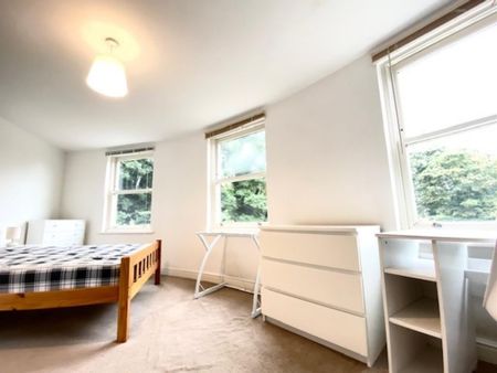 3 bedroom apartment to rent - Photo 4