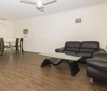 Quiet 3 Bedroom Townhouse - Photo 1
