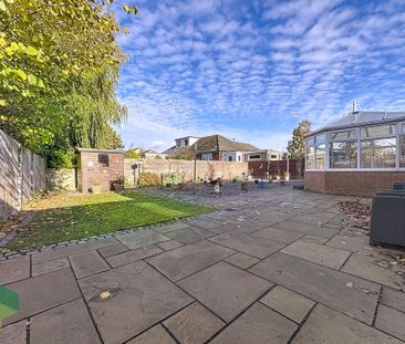 2 bedroom detached bungalow to rent - Photo 2