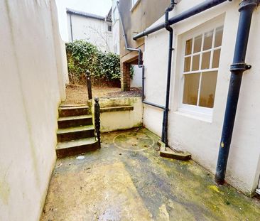 2 bedroom flat to rent - Photo 6