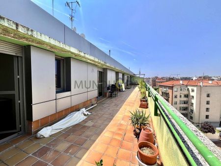 Luxury penthouse for rent in Madrid, Spain - Photo 5