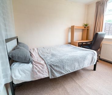 6 Sussex Road - Photo 4