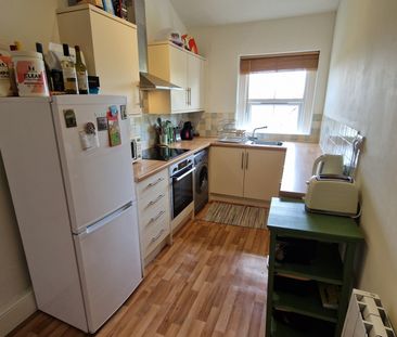 2 bed flat to rent in Trull Road - Photo 6